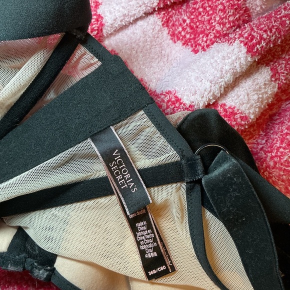 Victoria’s Secret Velvet Flower 36B Bra - Picture 15 of 15